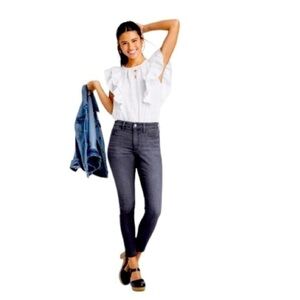 𝅺UNIVERSAL Thread Women's High Rise Skinny Jeans - Sulphur Wash. Size 00